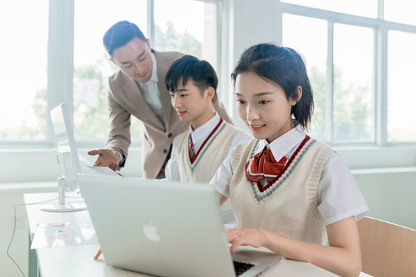 学电脑在哪里报名？计算机培训与入门全过程科普